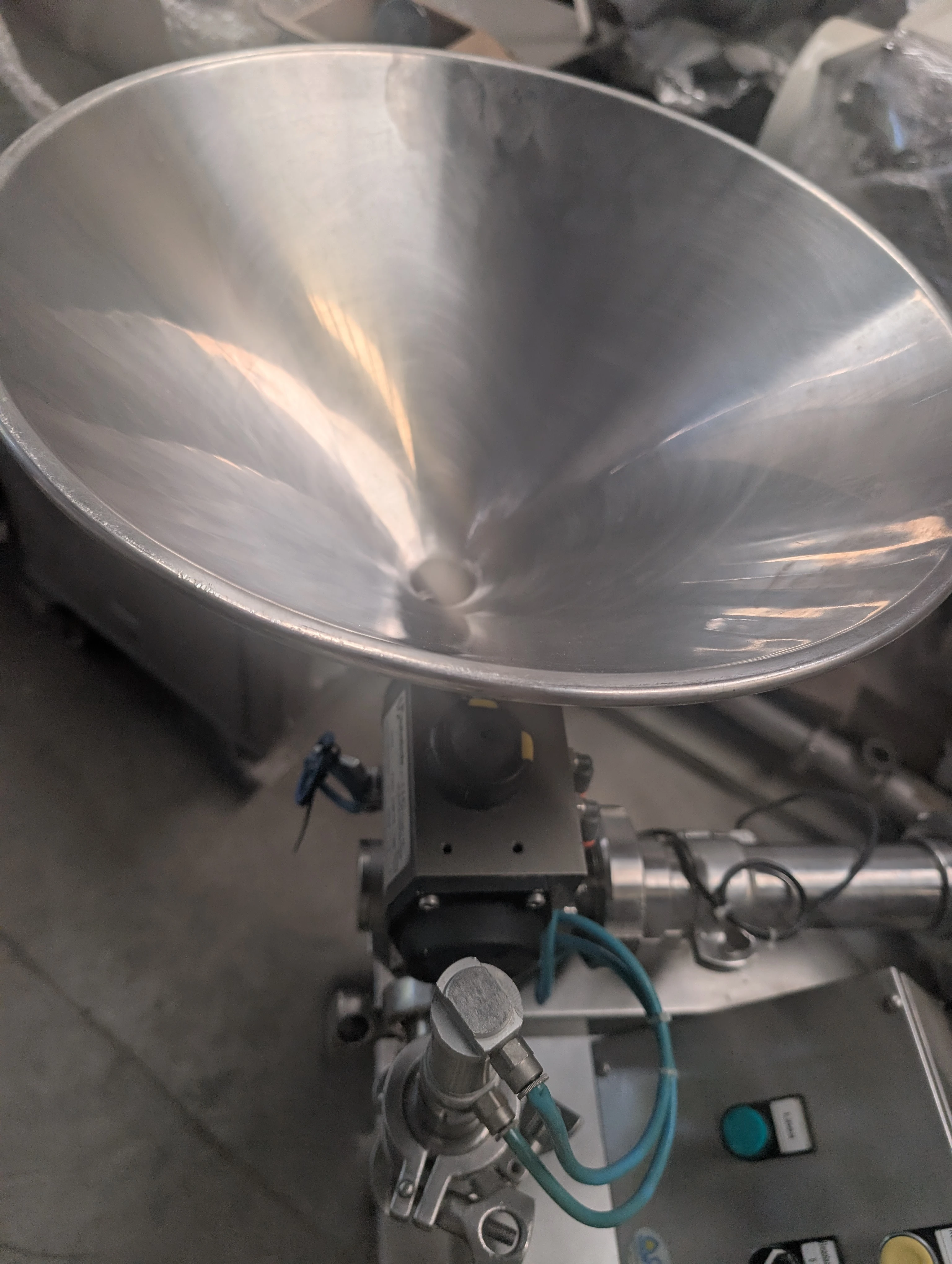 Dosificador Inyector para BURRATAS Fabricado  en Italia