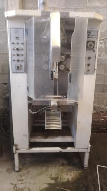 Llenadora De Leche En Bolsas Marca  tecno Italia   Seminueva