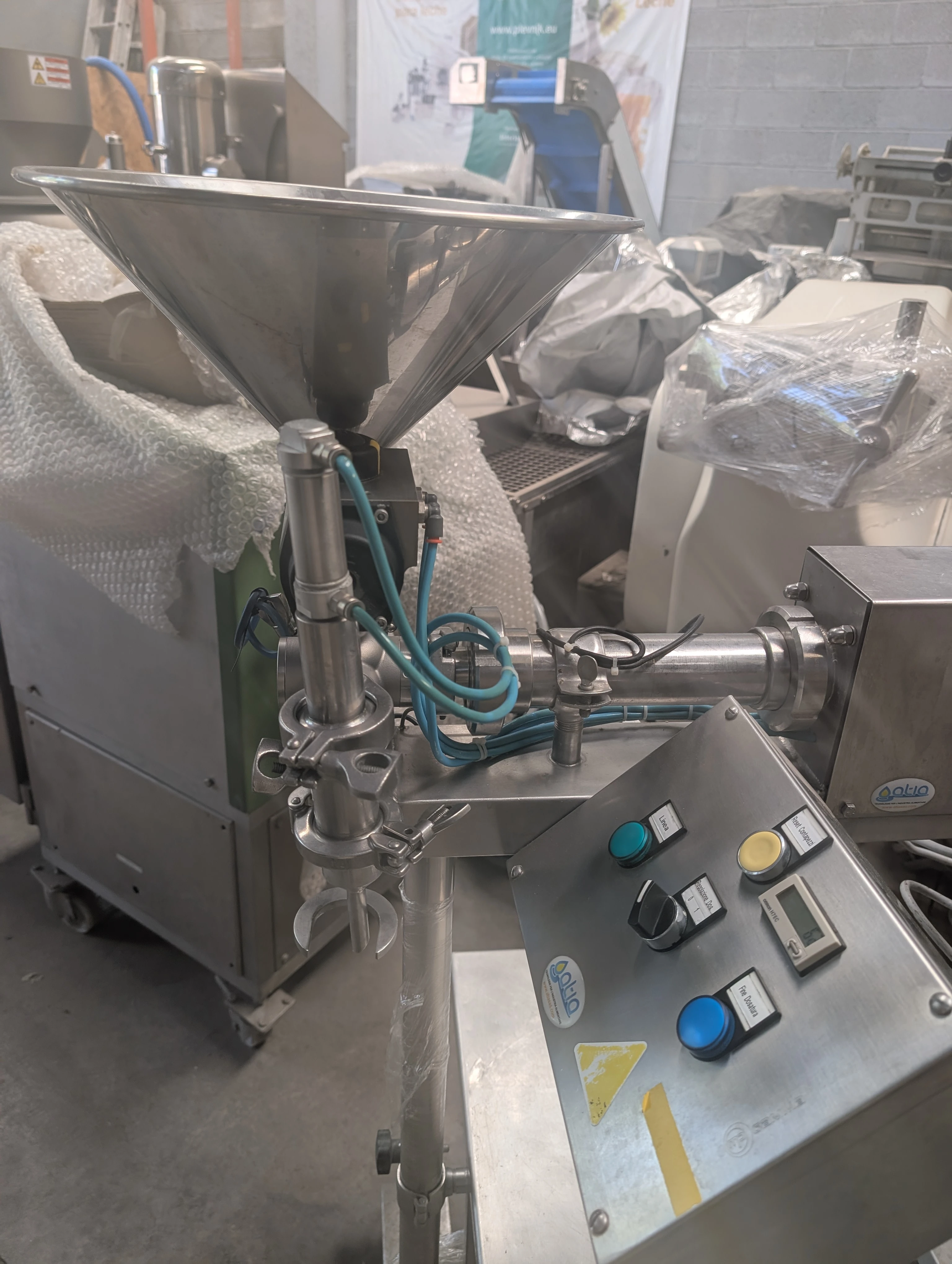 Dosificador Inyector para BURRATAS Fabricado  en Italia