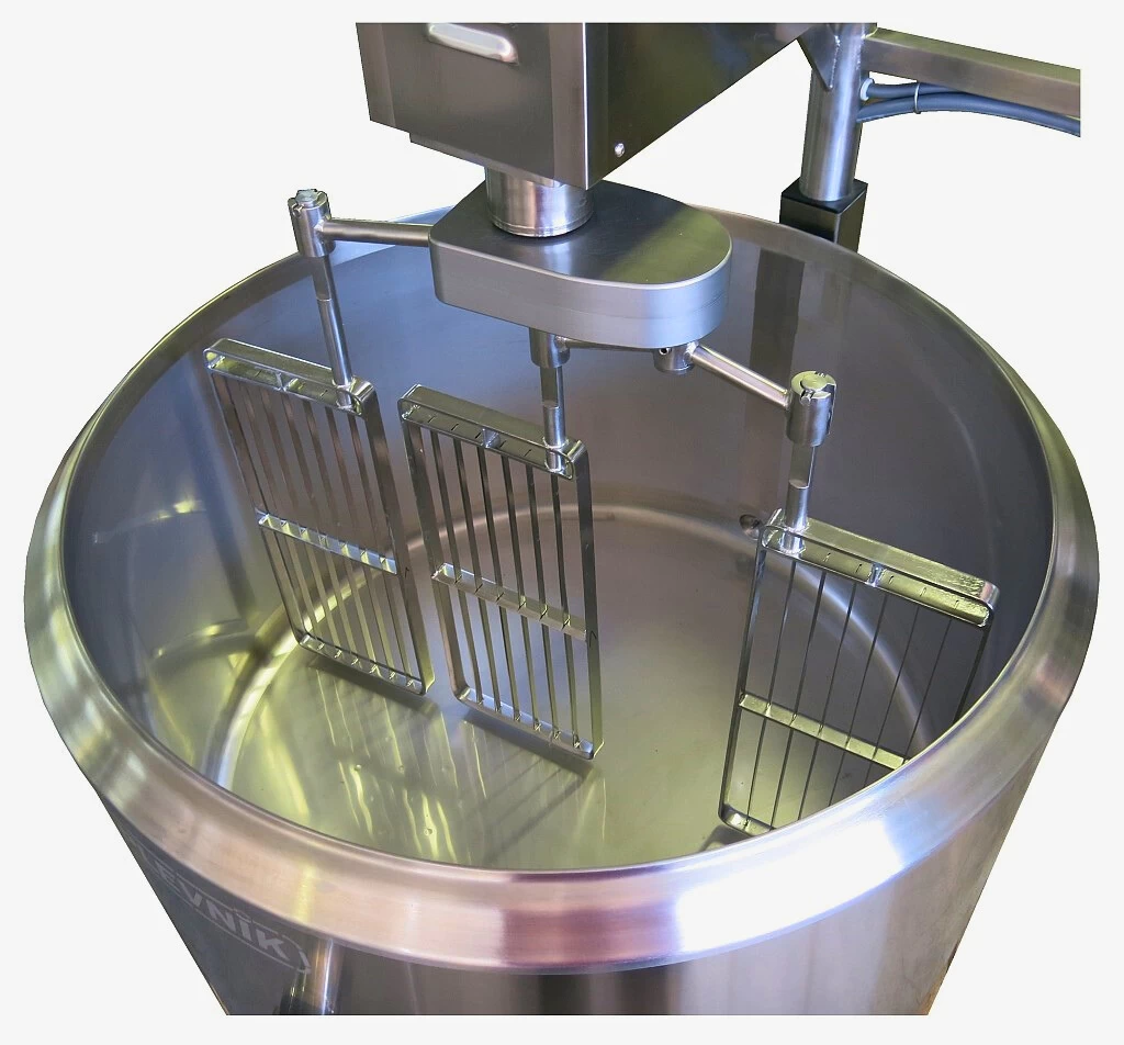 Tinas de  Pasteurizacion y cuajado Plevnik SKH