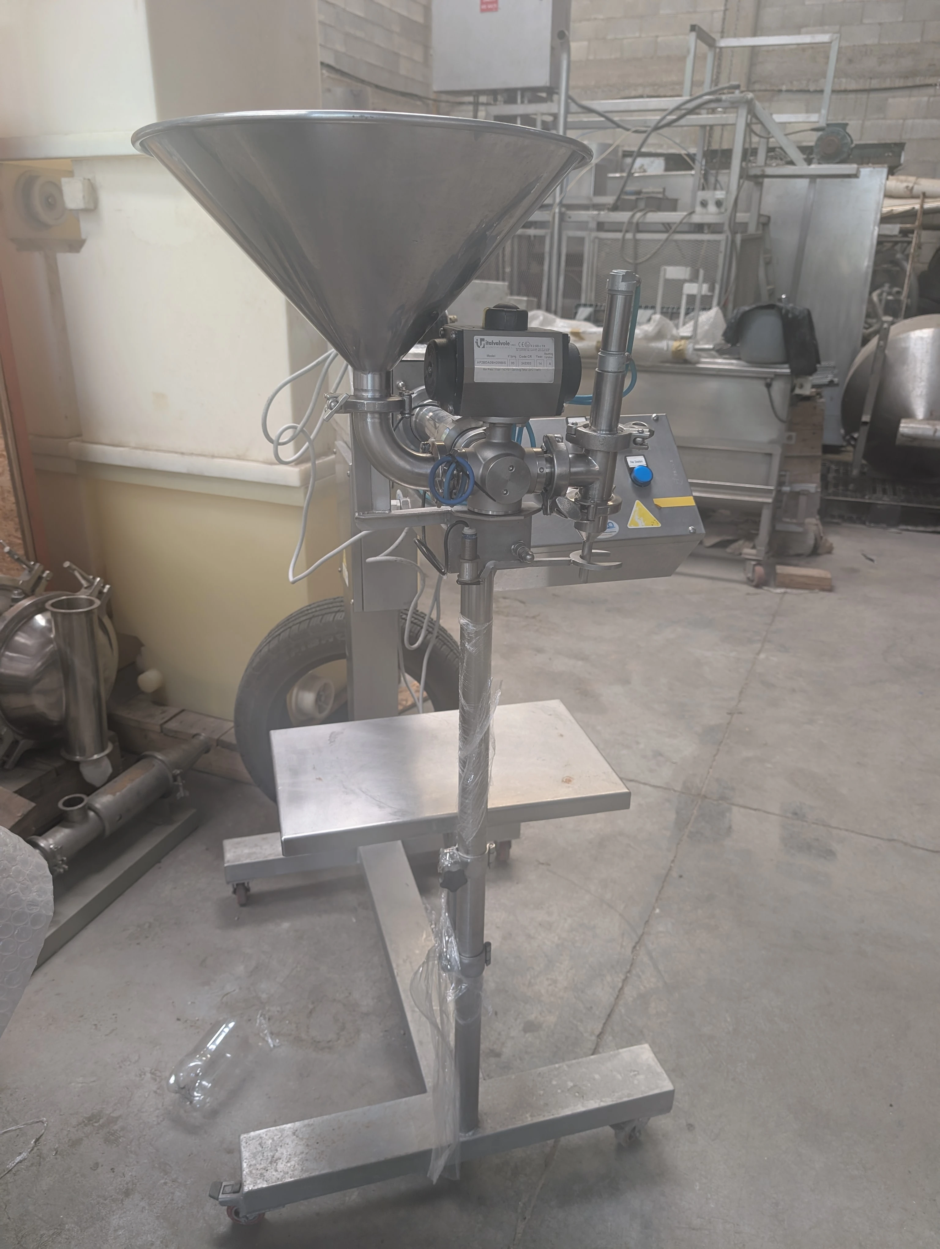 Dosificador Inyector para BURRATAS Fabricado  en Italia